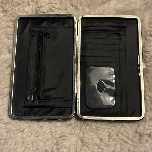 hinged wallet, dots with F initial - Picture 3 of 5